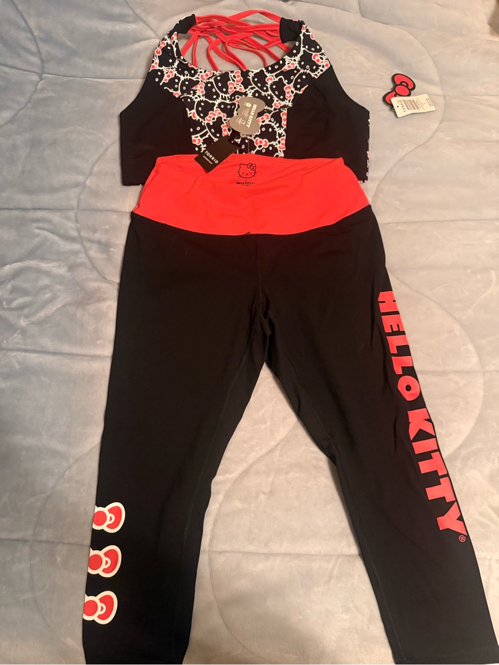 New Torrid Sanrio Hello Kitty Leggings and Sports Bra Set